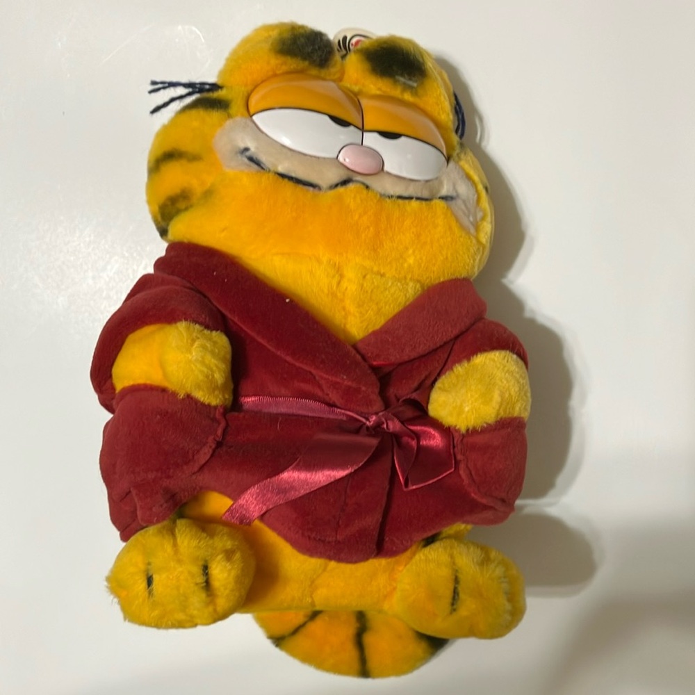 Collectable Vintage Garfield in Robe Stuffed Animal